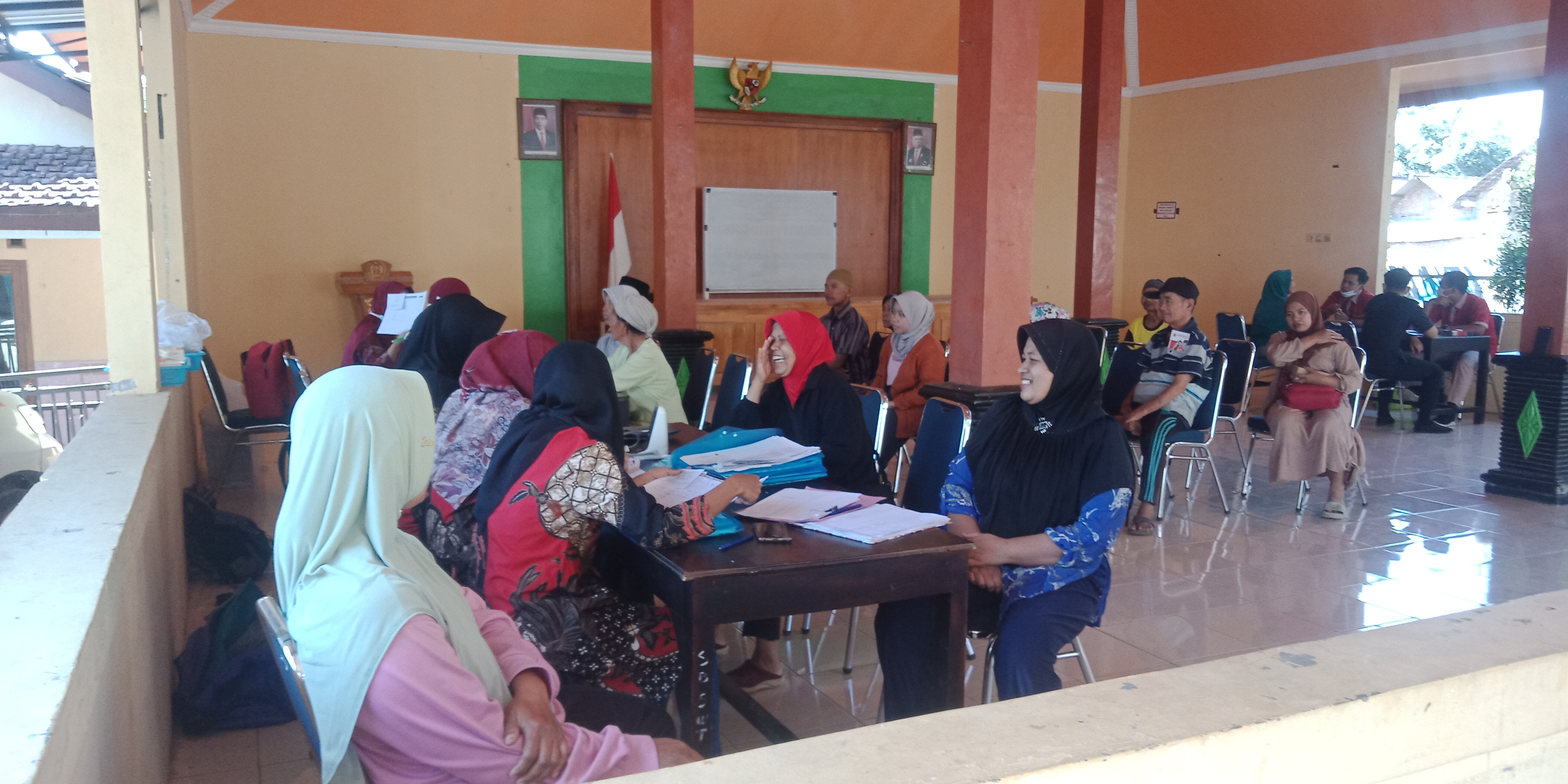 PEDULI KESEHATAN MASYARAKAT PEMDES SUMBERSAWIT ADAKAN GIAT POSBINDU POSYANDU LANSIA